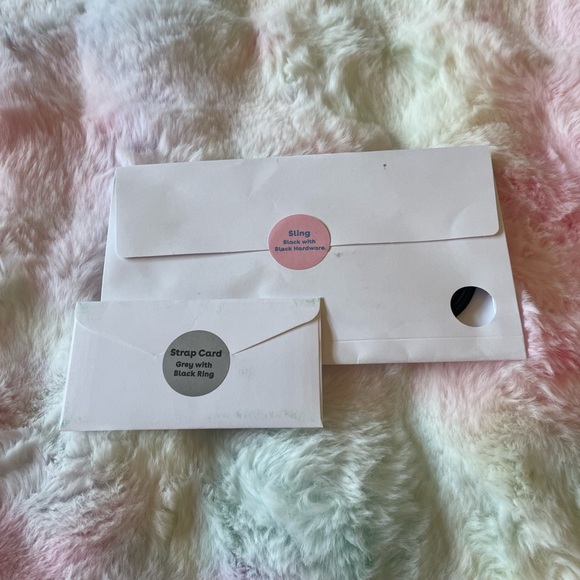 Casetify phone sling/strap - Picture 2 of 2